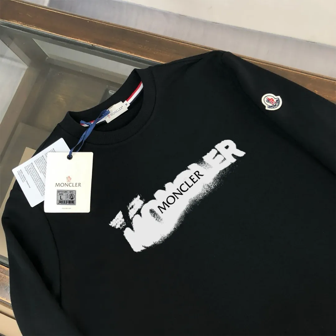 📦 📦 【 In Stock】 〖 𝐌𝐎𝐍𝐂𝐋𝐄𝐑~ 〗 440g ， 😎 ， ， Factory 2026 T ， ， Premium LOGO， Same Style ：Black White Size：S M L XL 2XL